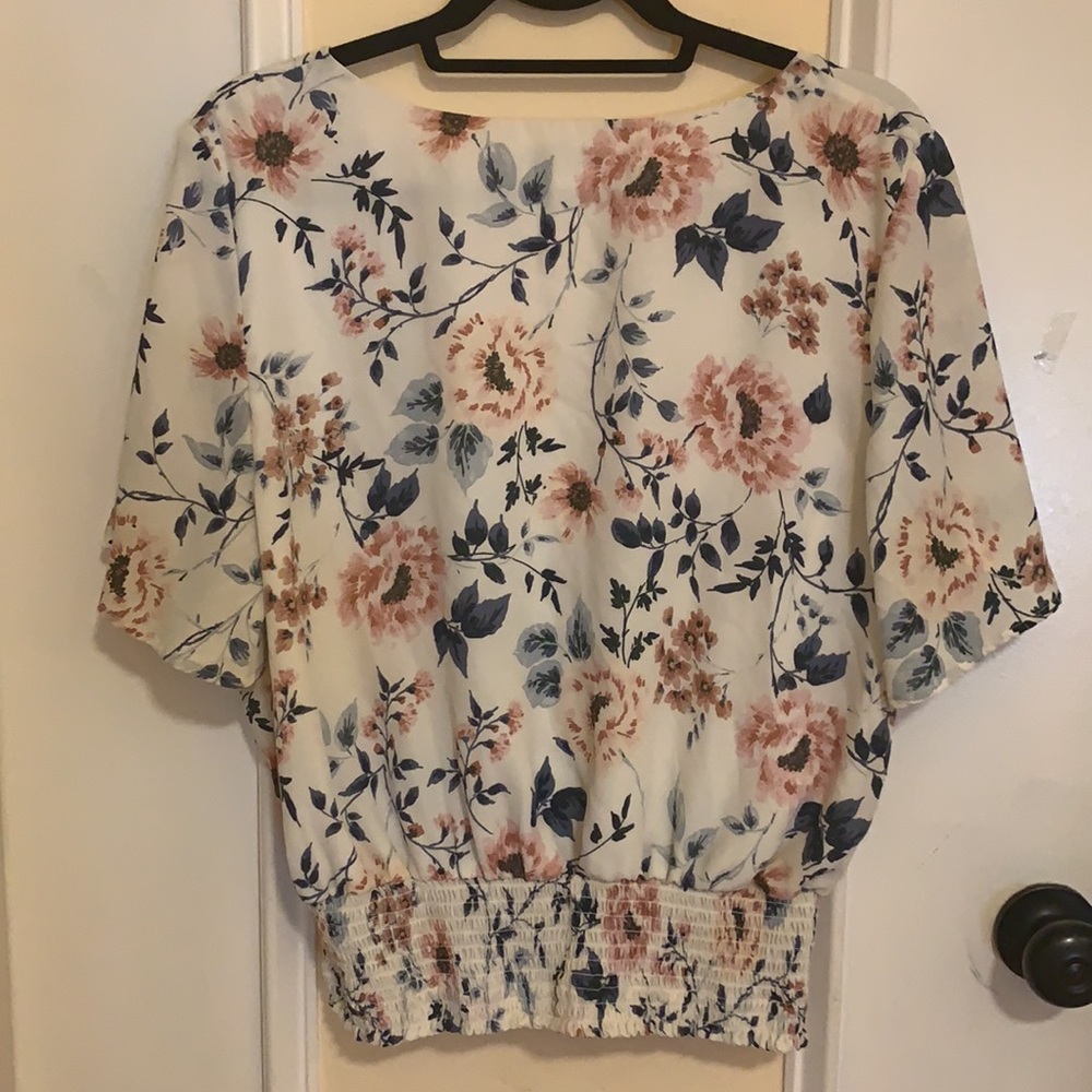 Women’s top - Picture 2 of 2